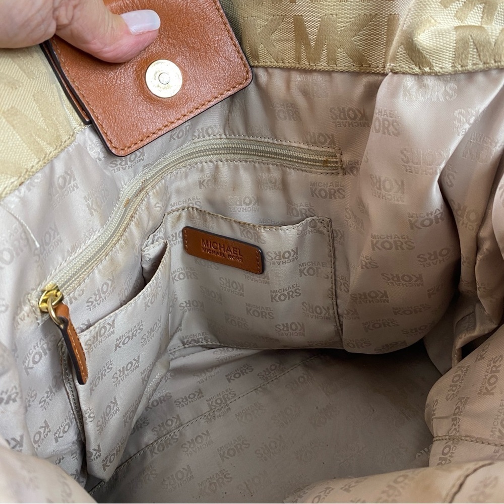 Michael Kors Large Gansevoort Tote‎ in Signature Monogram Beige Jacquard/Leather - Picture 11 of 16